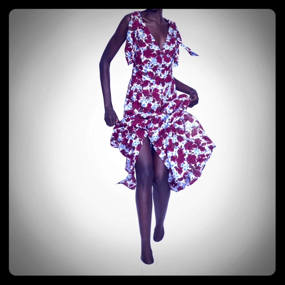 NWT Zara v neck floral long dress size Medium